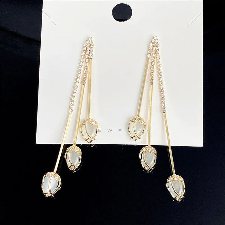 WONDERFUL EARRING FOR WEDDINGS AND PARTIES