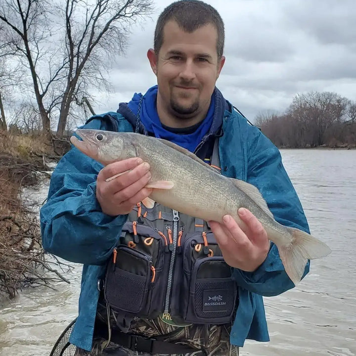 VEST FOR FISHING AND SPORTS