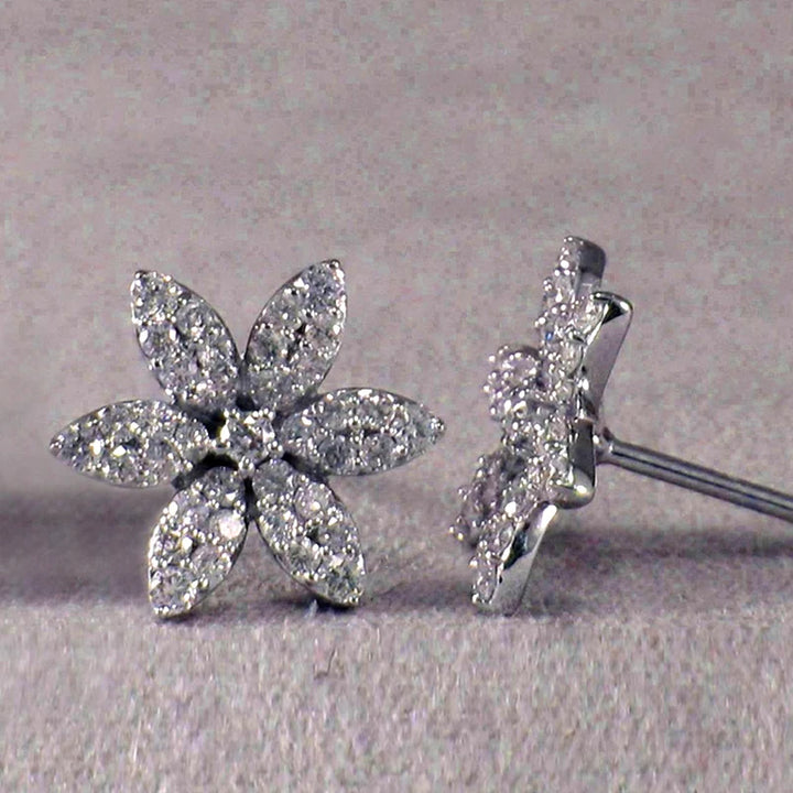 PURE ELEGANCE BRILLIANT EARRING