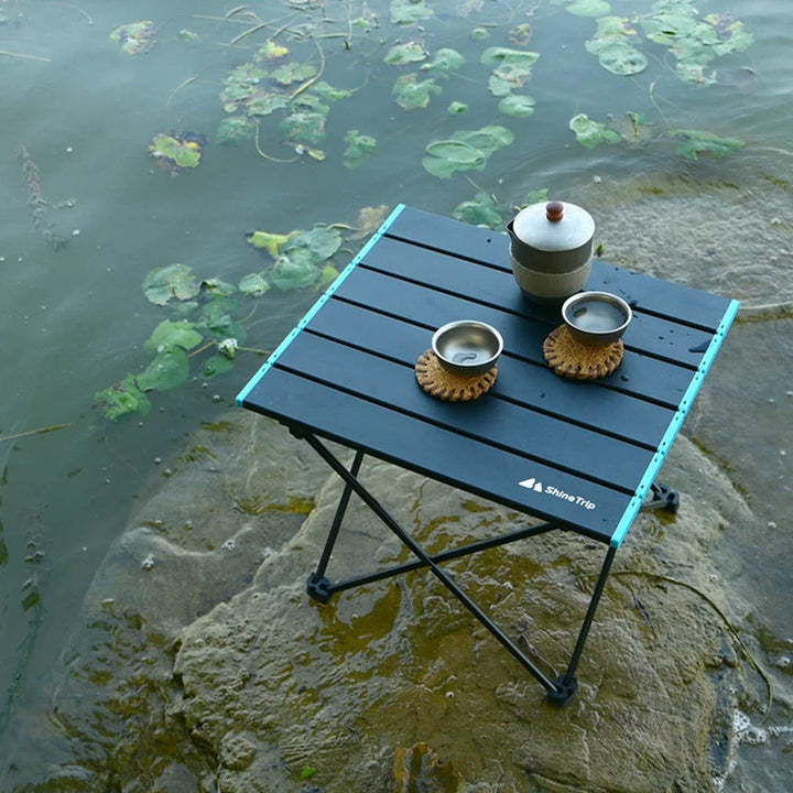 BEAUTIFUL FOLDING TABLE FOR CAMPING